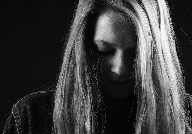 How to detect the Early signs of teenage depression